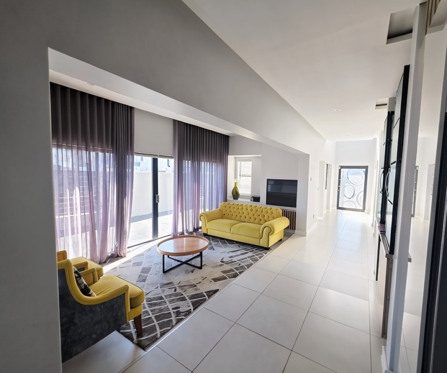 To Let 4 Bedroom Property for Rent in Sandown Western Cape